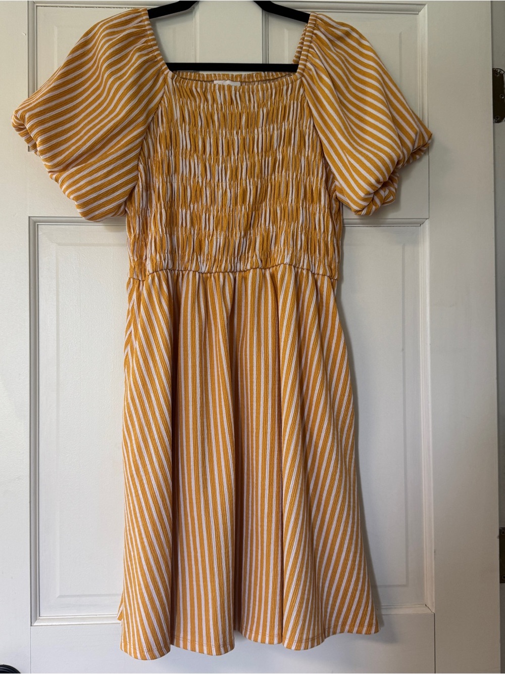 LuLaRoe • Alina Smocked Puff-Sleeve Dress
